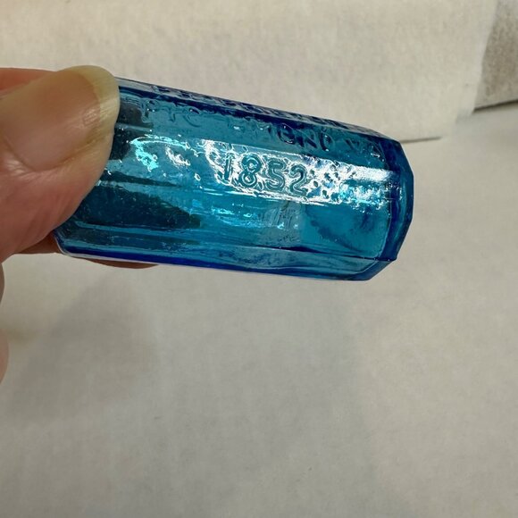 Antique Vtg Glass Apothecary Jaundice Bitters Bottles 1852 w/ Stoppers & Box - Picture 12 of 16